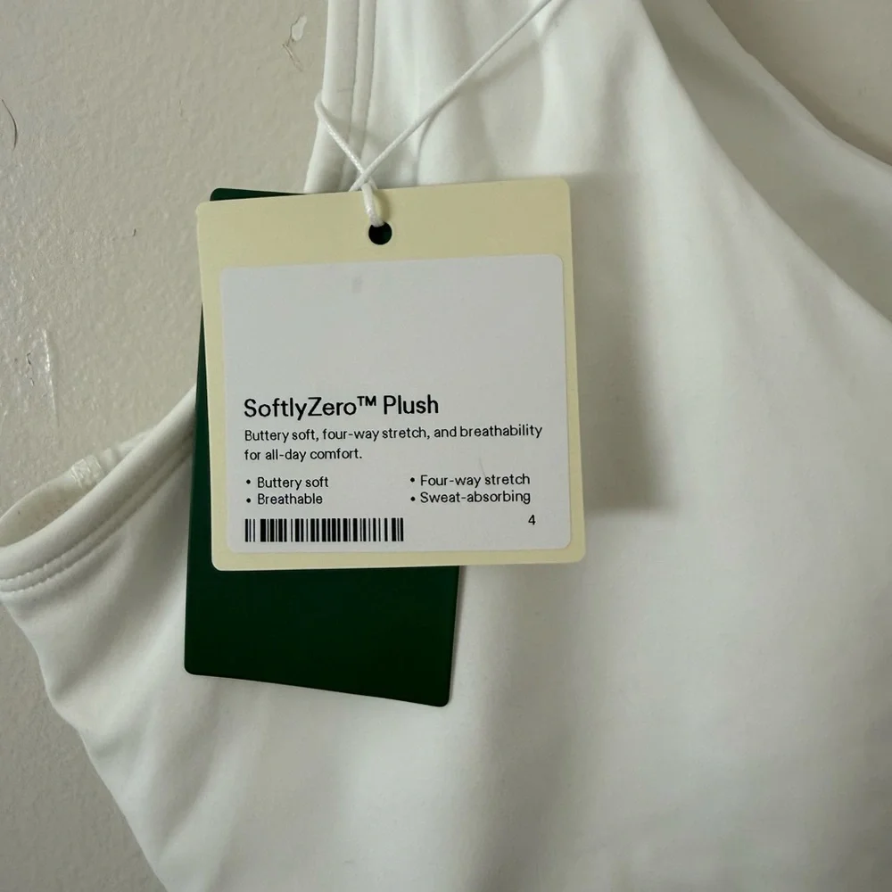 NWT HALARA SoftlyZero White Padded Running Tank Top Womens Size Large Cups D-F - Picture 8 of 12
